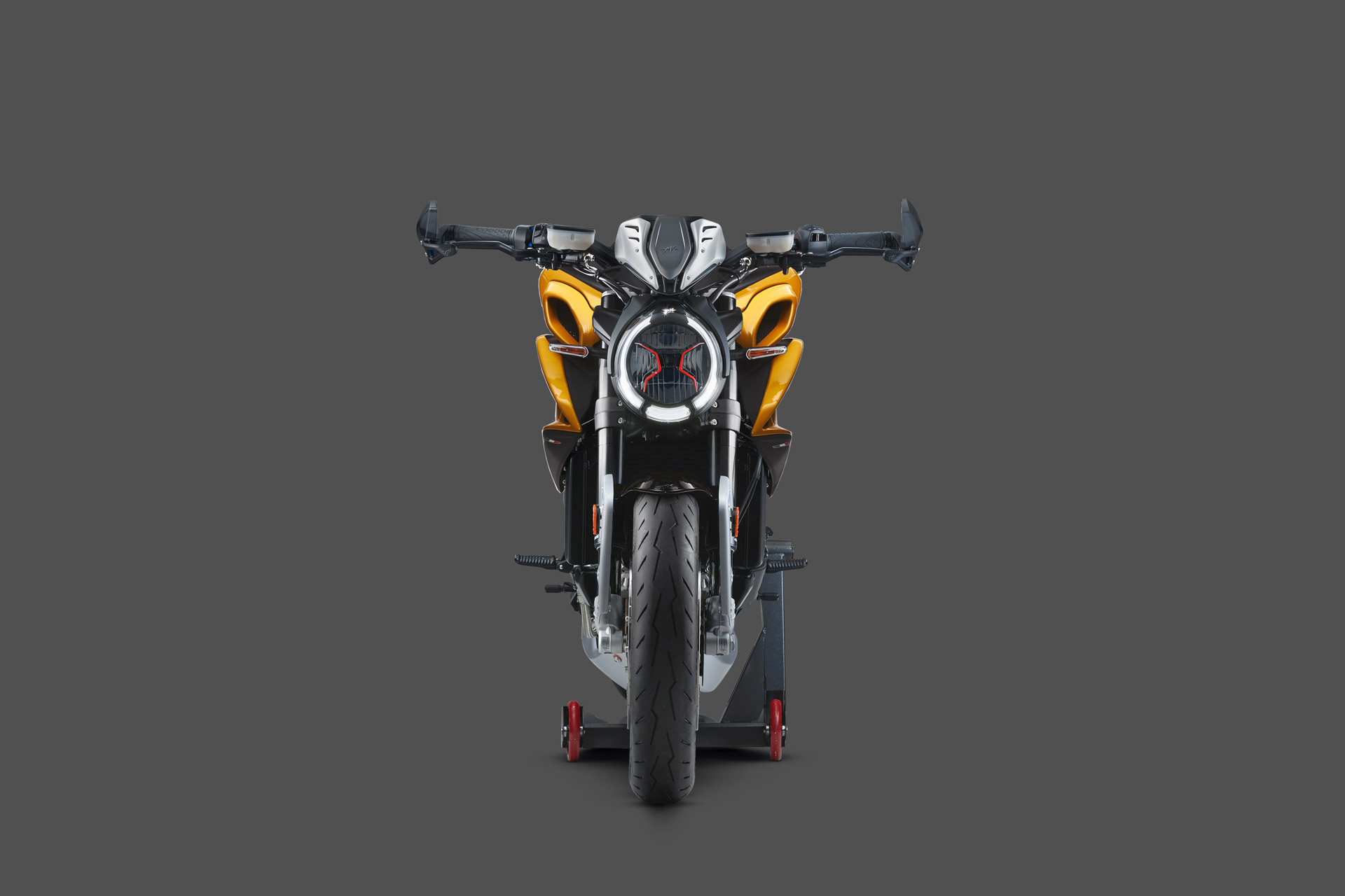 DRAGSTER_RR_SCS_YELLOW_STUDIO_3