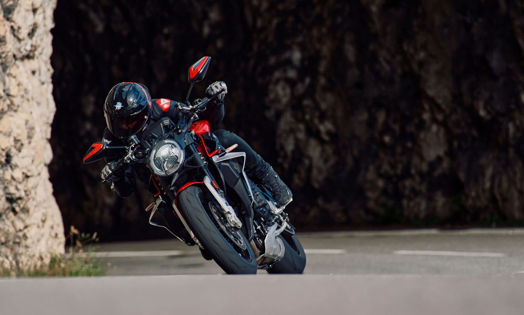 brutale-1000-01