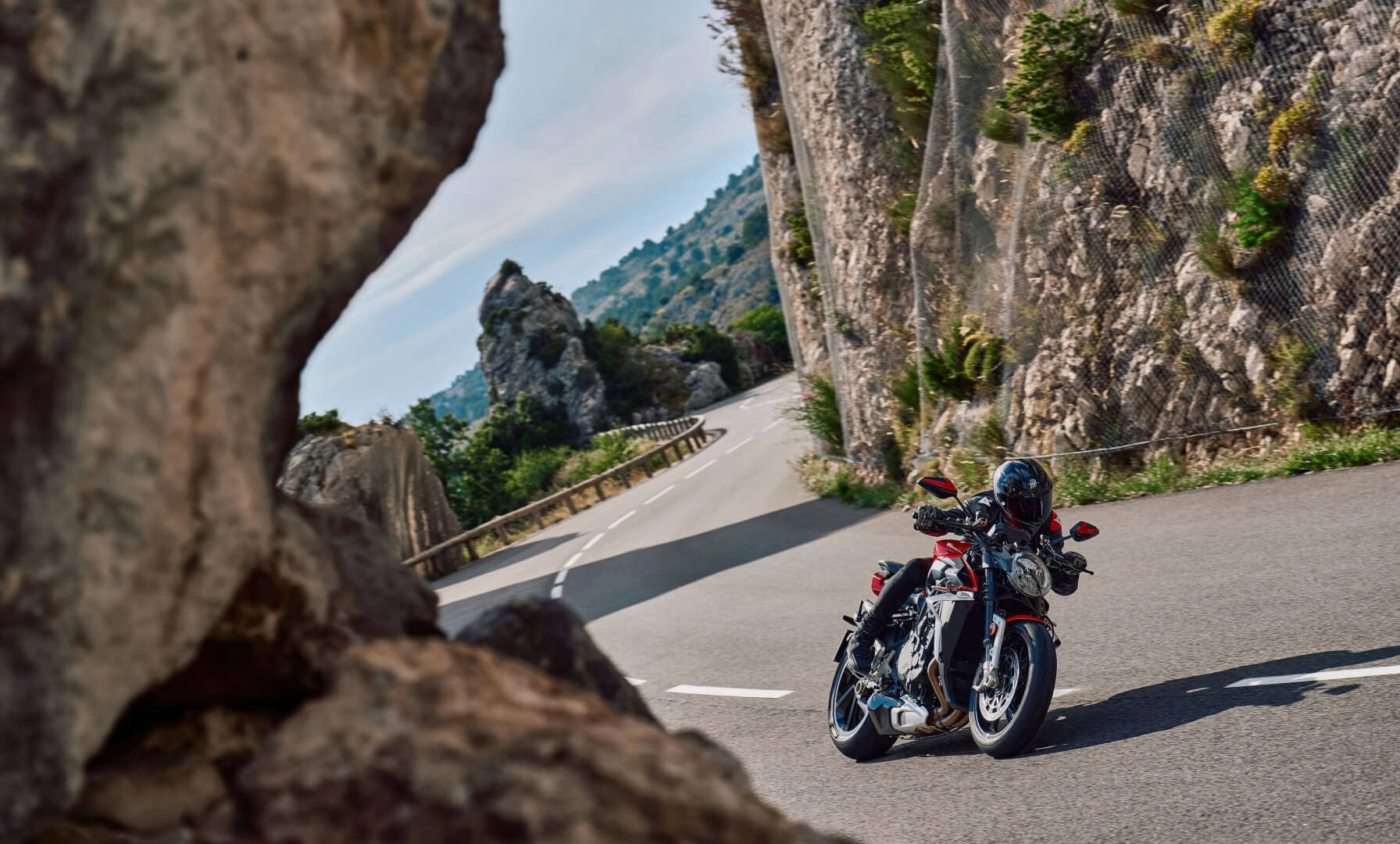 brutale-1000-02