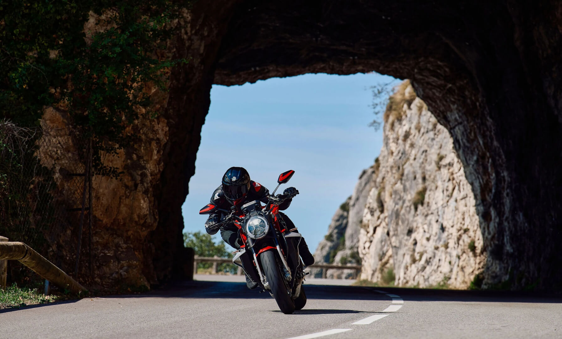 brutale-1000-05