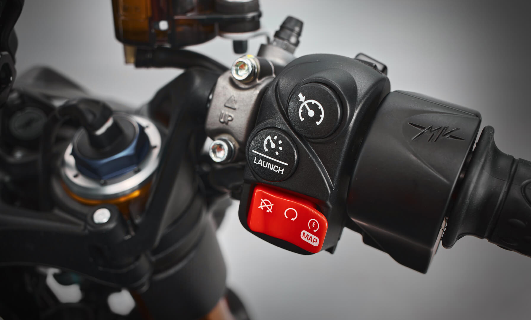 brutale-1000-rr-4